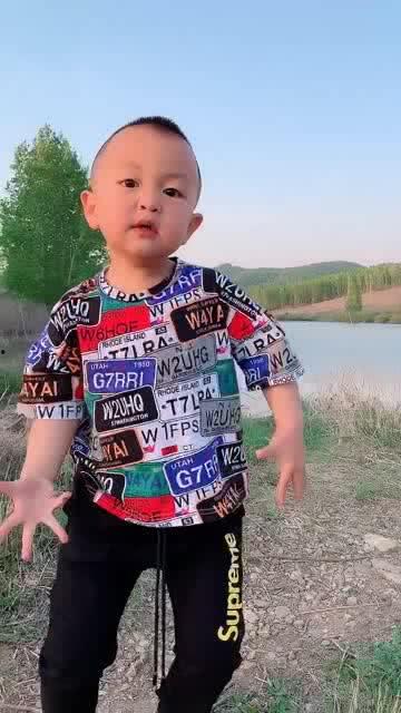 甜心萌宝全家爱,全家温馨爱意满满